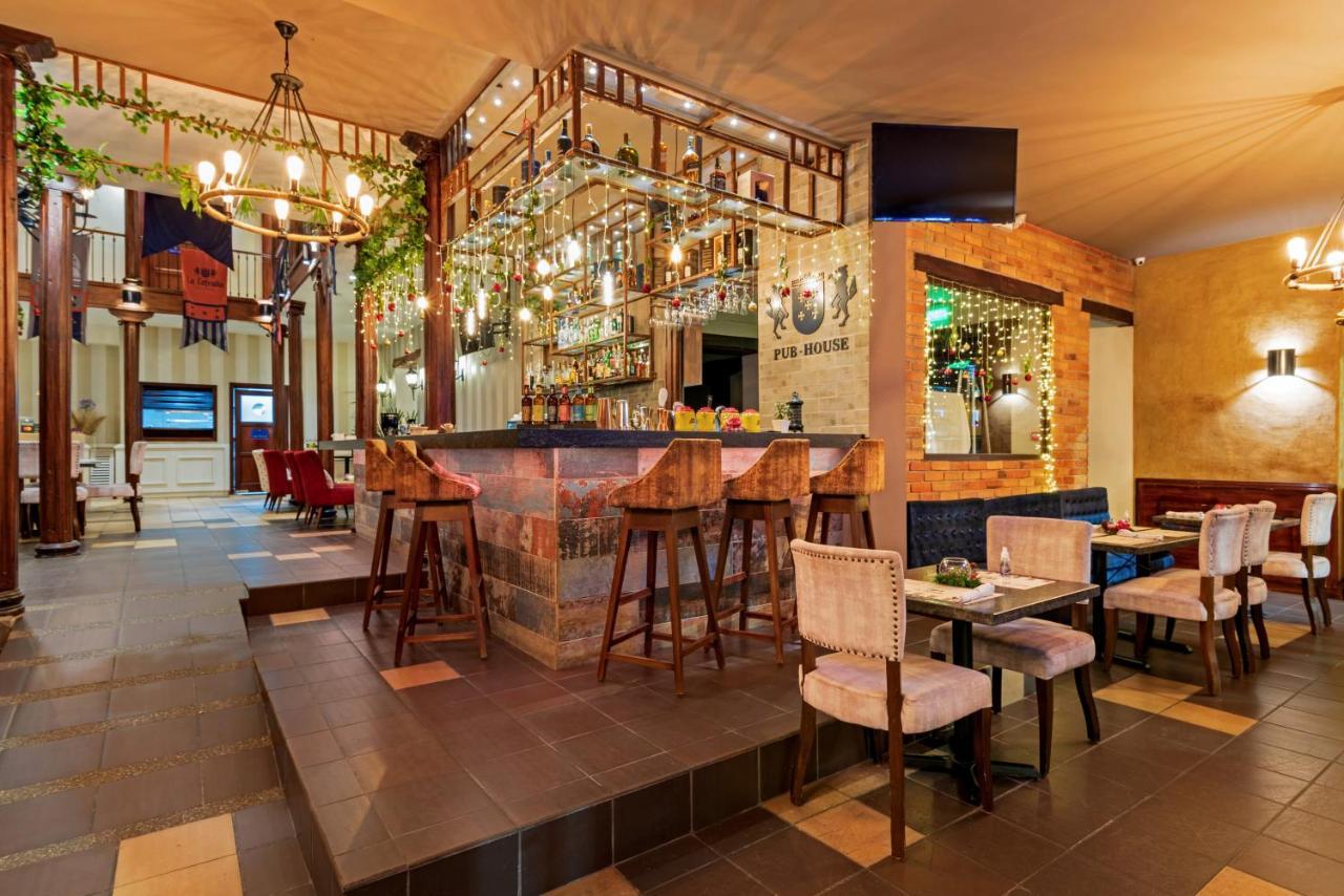 Hotel La Cofradia Pub-House Cuenca Exterior photo