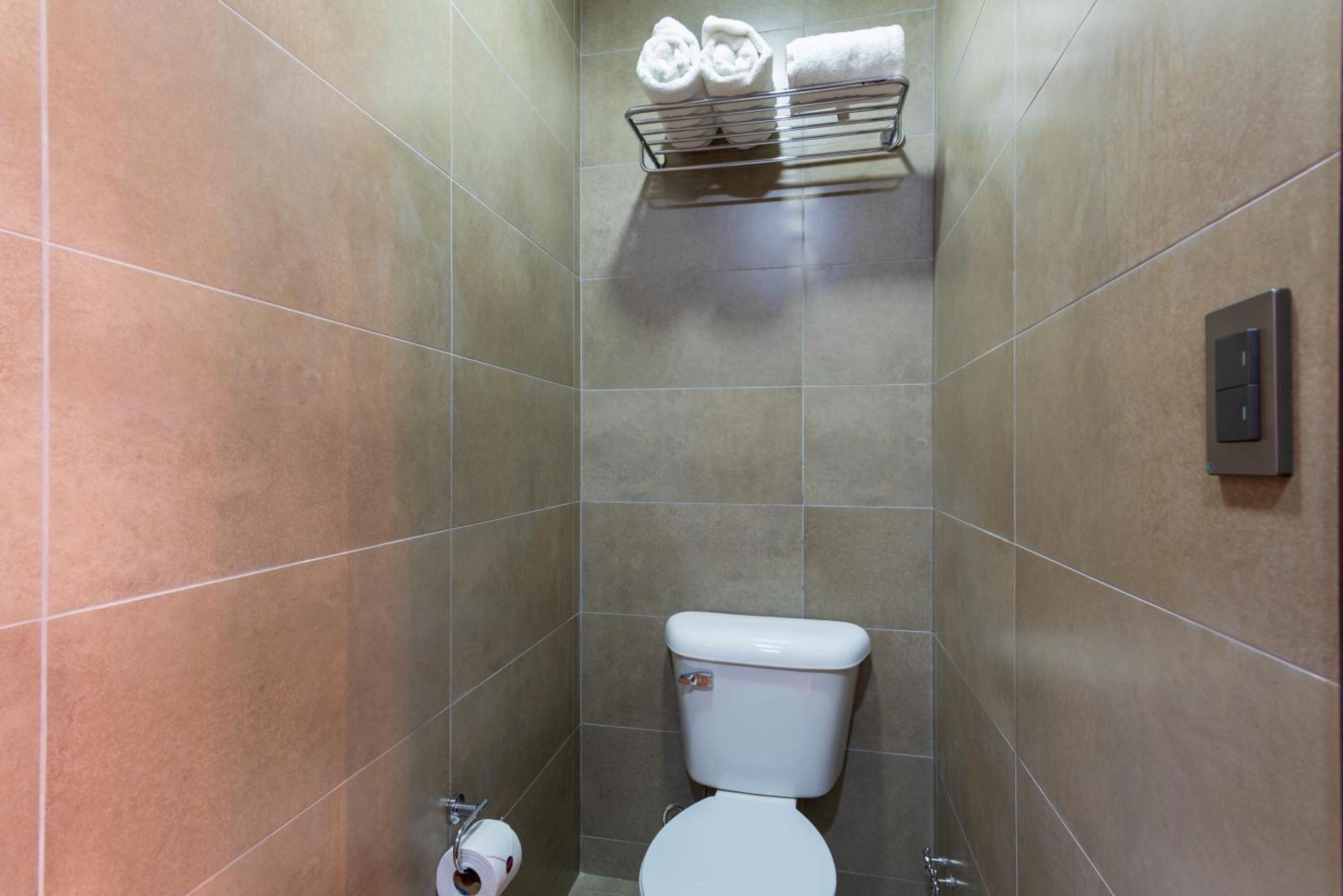 Hotel La Cofradia Pub-House Cuenca Room photo